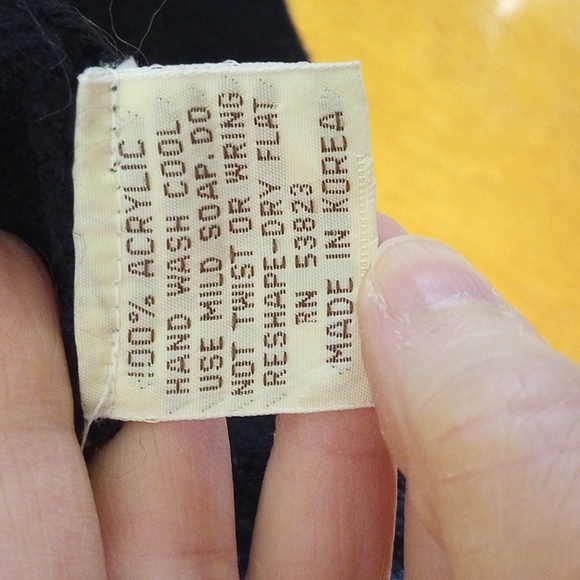 Classic Lady Large  Black Sleeveless Sweater, Tassel, Pockets - Picture 6 of 7